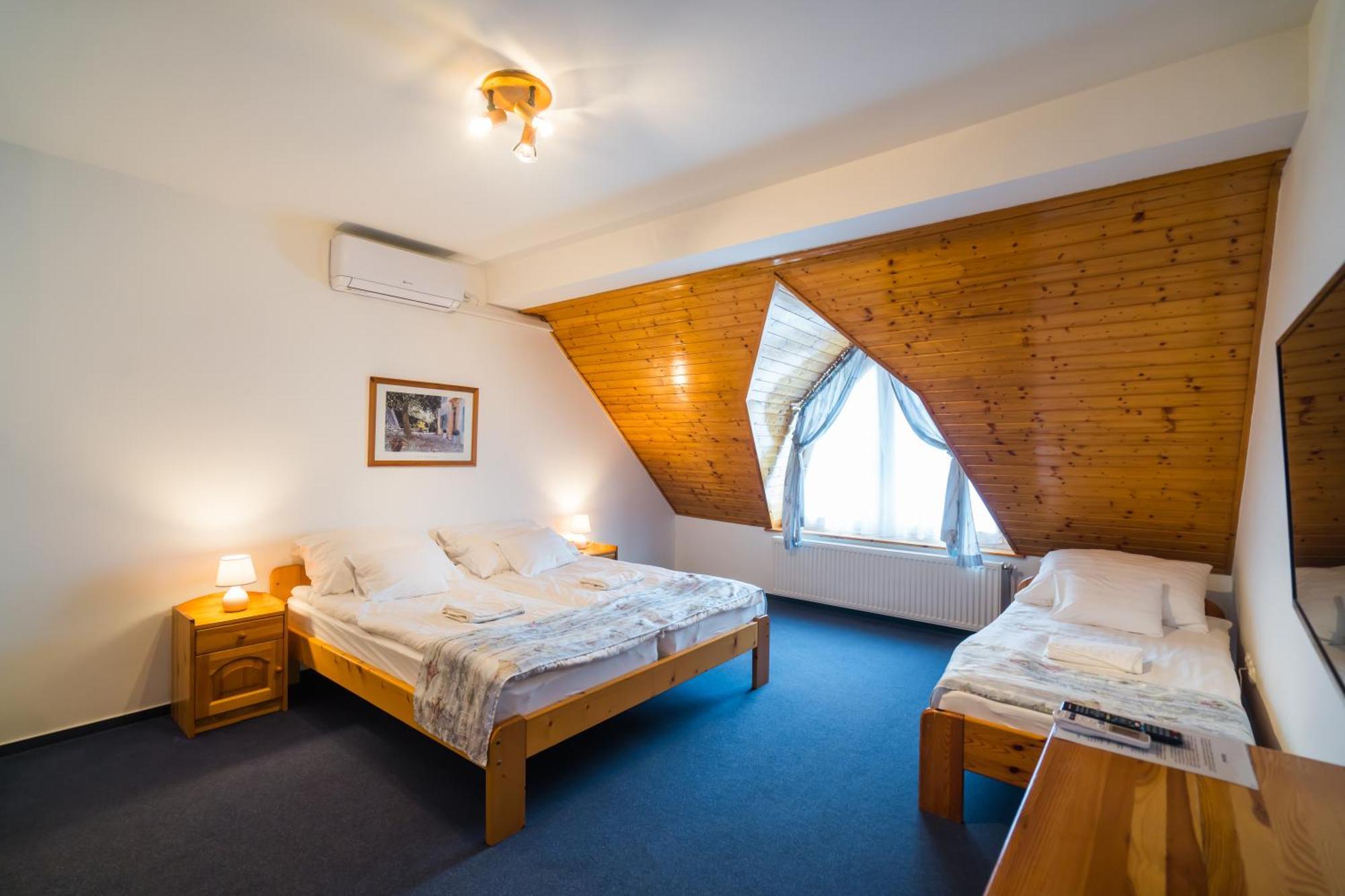 Gyorfi Apartmanhaz Замарди Экстерьер фото