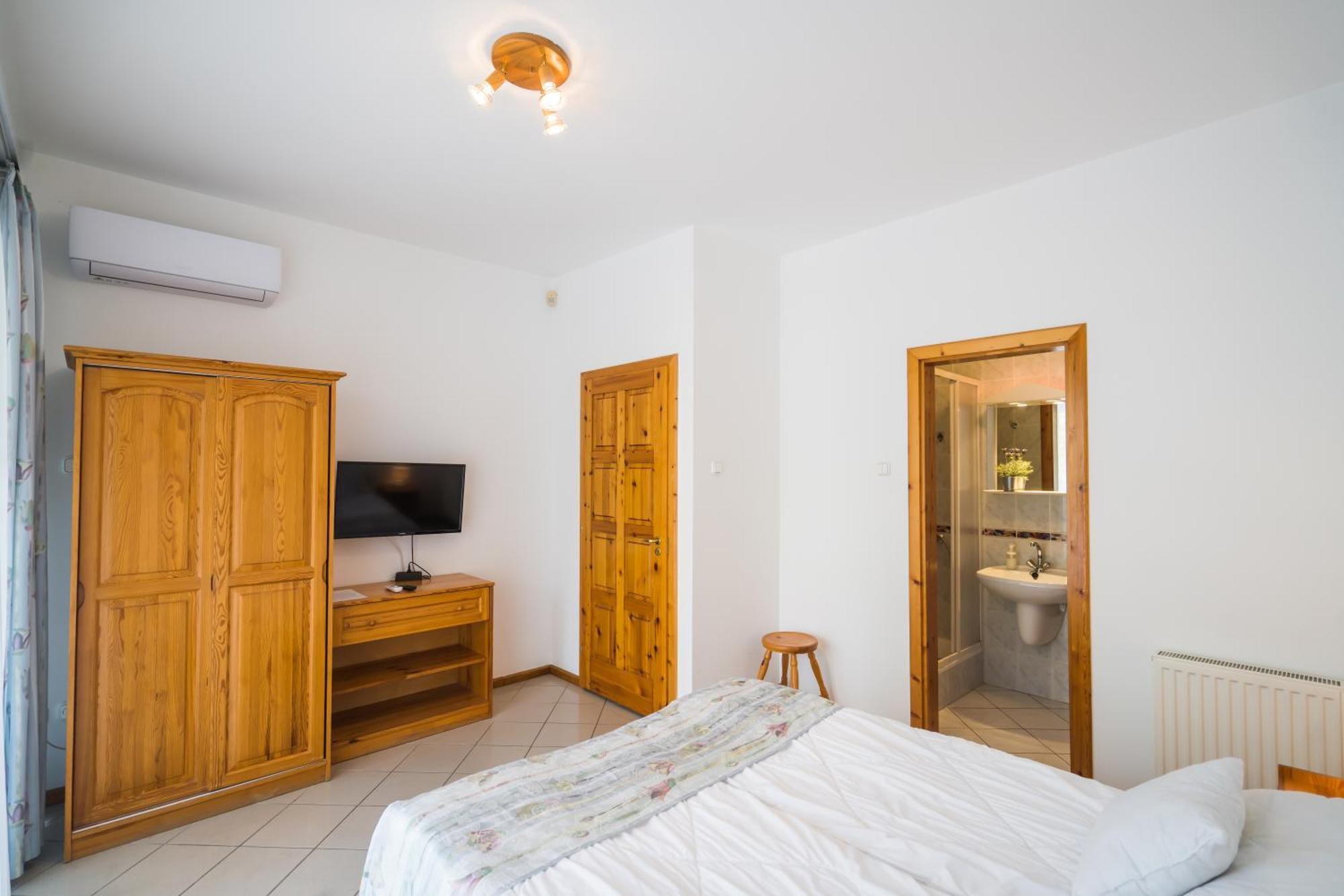 Gyorfi Apartmanhaz Замарди Экстерьер фото